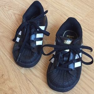Black Superstar Lowtop Shelltoe Adidas